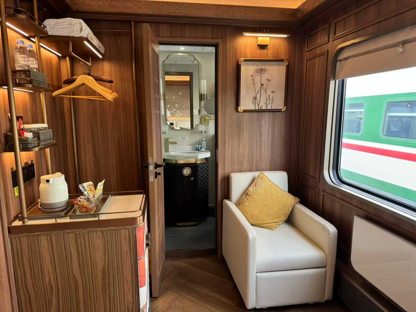 The pre-sale of the Xinjiang Chengdu Panda Tourism Special Train schedule has officially started, and the official website booking channel can be found here