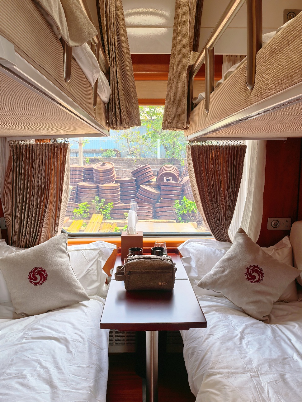 New Southern Express · "Xiaoxiang" Luxury Tourist Train