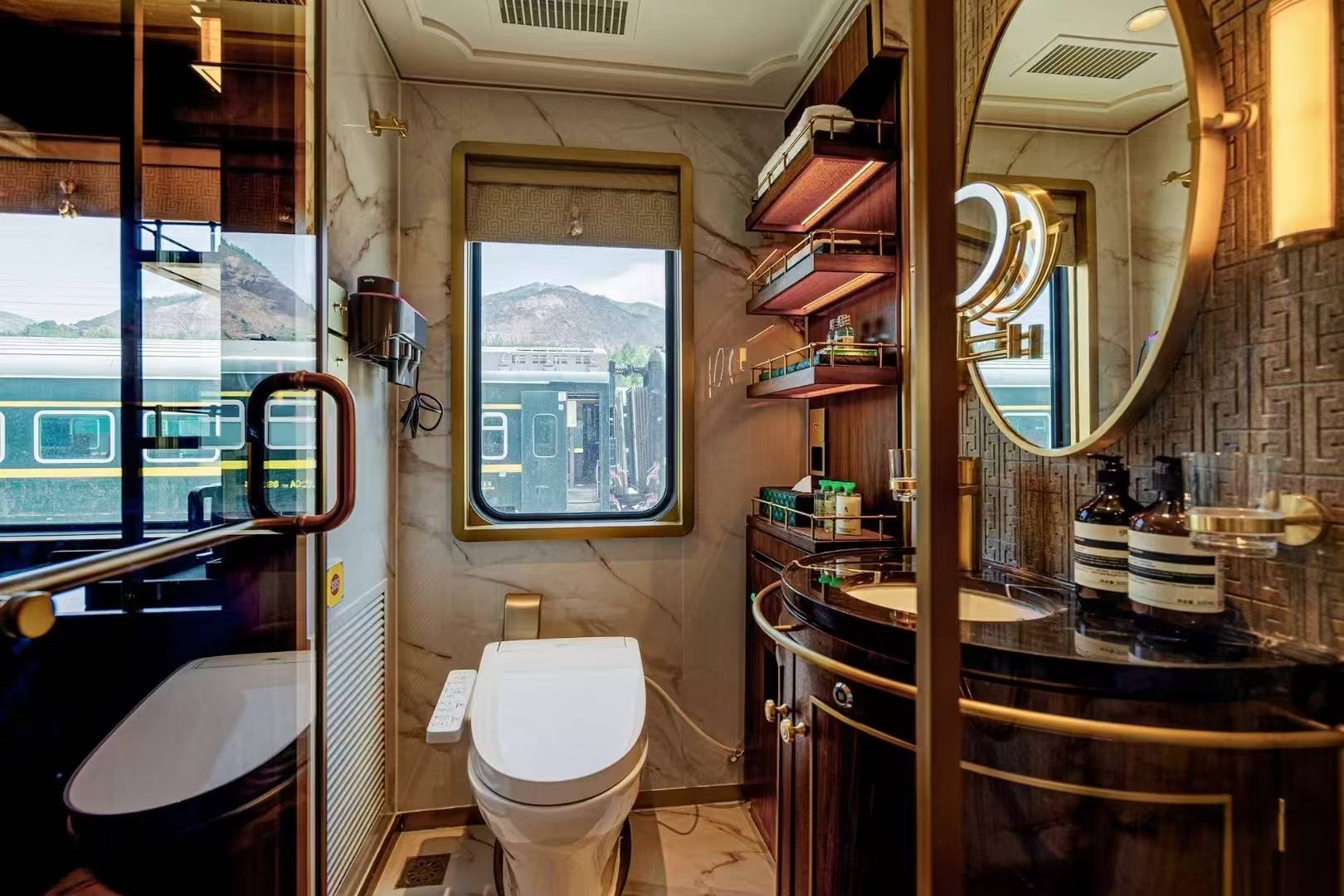 2026 Luxury Luxury Train · Silk Road Dream Express Official Booking Website | Itinerary & Prices