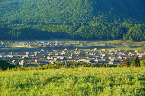 Kunlun Express 14-Day Luxury Train Tour of Northern and Southern Xinjiang (Deluxe Sleeper Train)