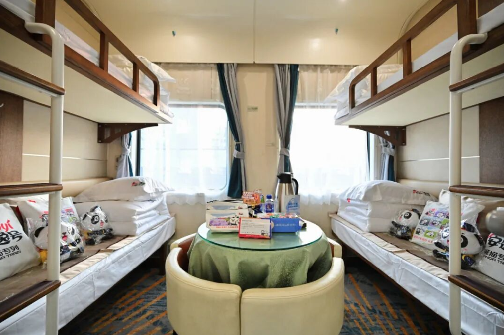 Panda Train · Anyi Hao 2026 Xinjiang 16-Day Tour – Itinerary | Pricing | Official Booking Website