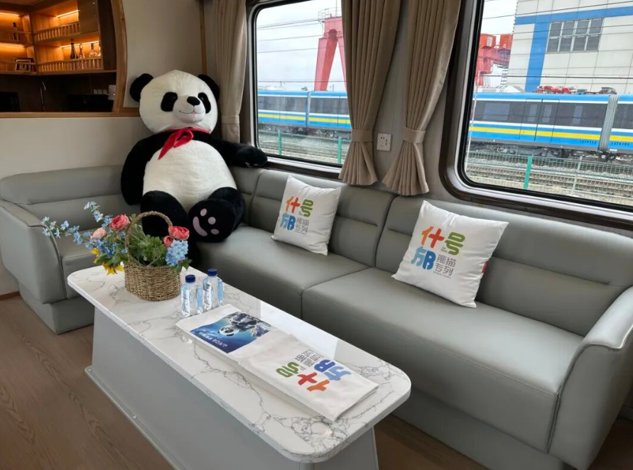 Panda Train · Shifang Hao 16-Day Panoramic Tour of North & South Xinjiang 2nd-Generation Panda Train · Shifang Hao