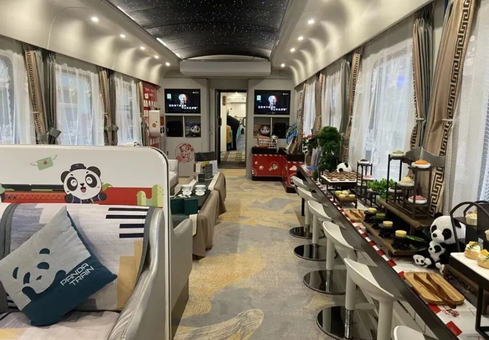 Panda Train · Anyi Hao 2026 Xinjiang 16-Day Tour – Itinerary | Pricing | Official Booking Website