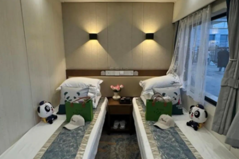 Panda Train · Anyi Hao 2026 Xinjiang 16-Day Tour – Itinerary | Pricing | Official Booking Website