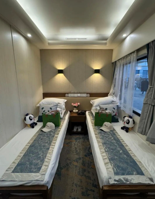 Panda Train · Anyi Hao 2026 Xinjiang 16-Day Tour – Itinerary | Pricing | Official Booking Website