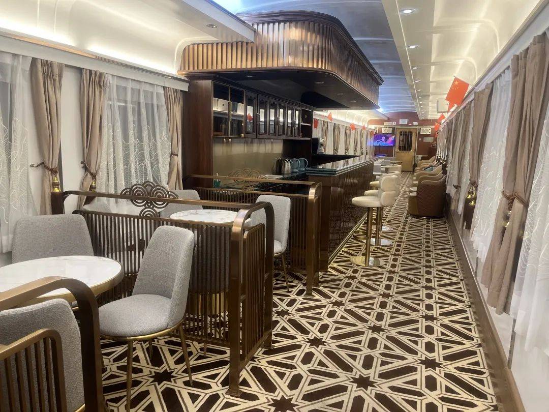 2026 Tianshan Express Luxury Train 13-Day Grand Tour of North & South Xinjiang